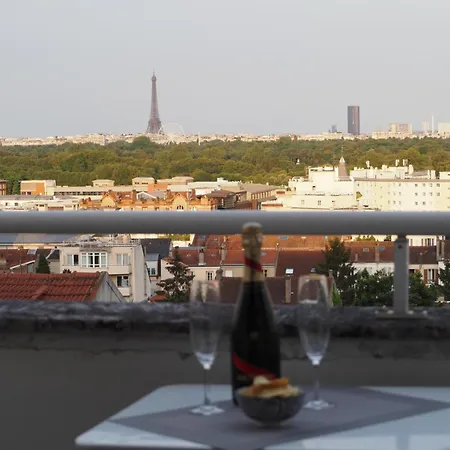 Eiffel Tower View Appartement *